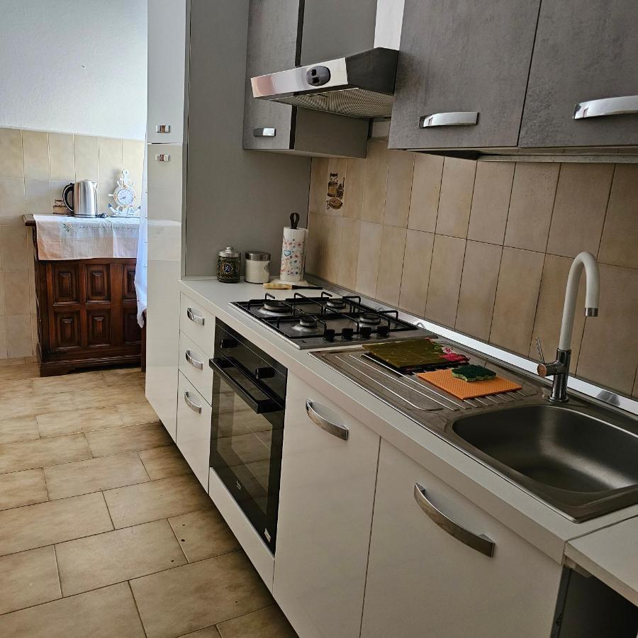 Appartamento A Telti Con Giardino Privato E Posto Auto Ngoại thất bức ảnh